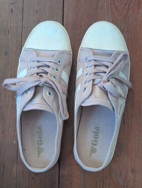 Gola Women's Low-Top Sneakers in Light Pink and White